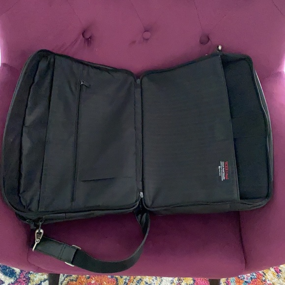 TUMI Laptop 15” Briefcase Messenger Genuine Napa Leather. Style 96531DH - Picture 4 of 6